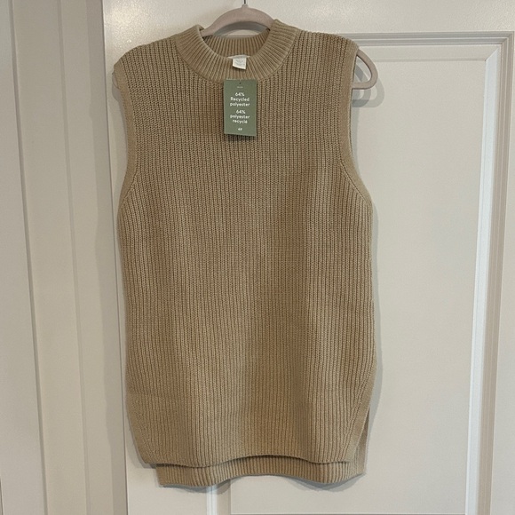 H&M Sweaters - H&M Women’s Tan Sweater Vest